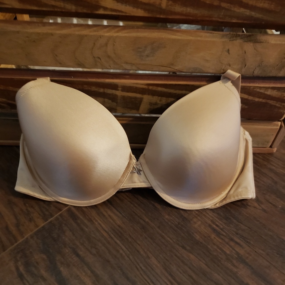 Fredericks of Hollywood Push Up Bra!!